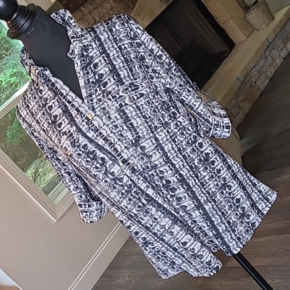 Cathy  sz M shirt with  3/4 length sleeves